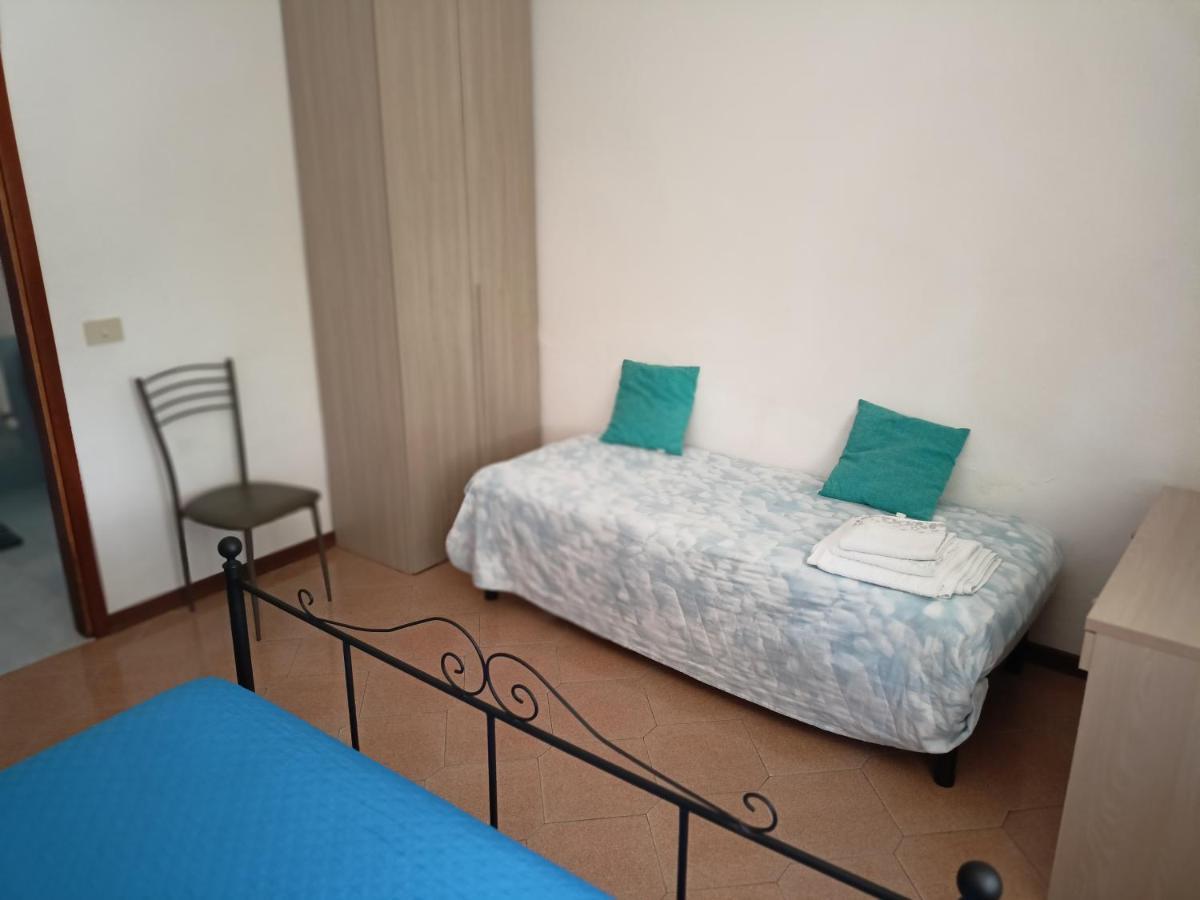 Marco - Camere Con Bagno Privato Vicino Al Centro Фоліньо Екстер'єр фото